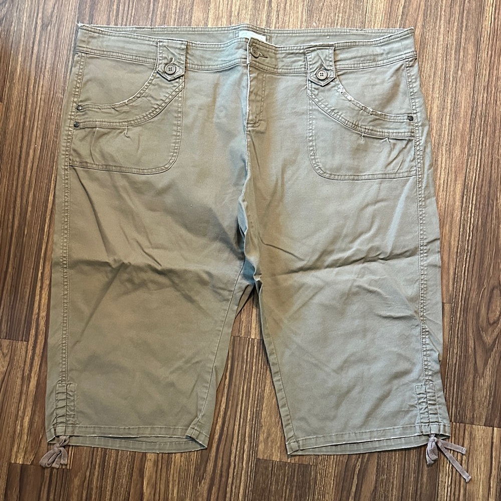 Maurices Womens Olive Cargo Shorts